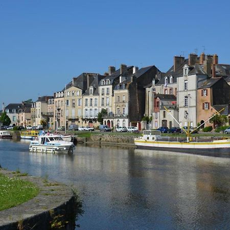 Spacieux T3 lumineux dans quartier historique avec wifi Redon Extérieur photo